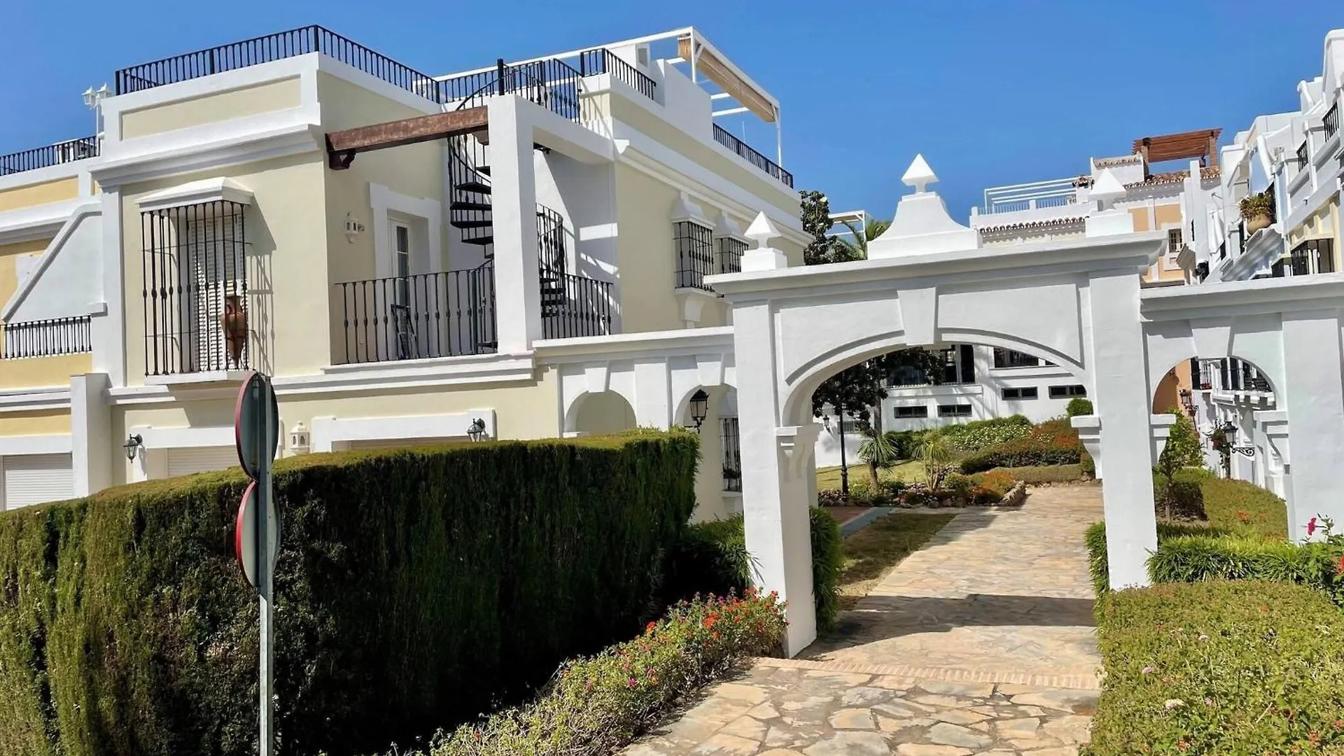 בית נופש הוילה מארבלה Luxury Townhouse Sea Views 10 Min From Puerto Bans