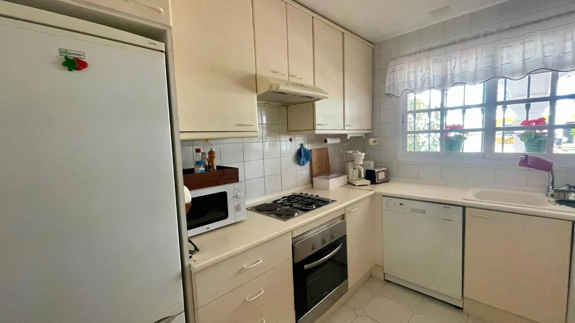 הוילה מארבלה Luxury Townhouse Sea Views 10 Min From Puerto Bans בית נופש